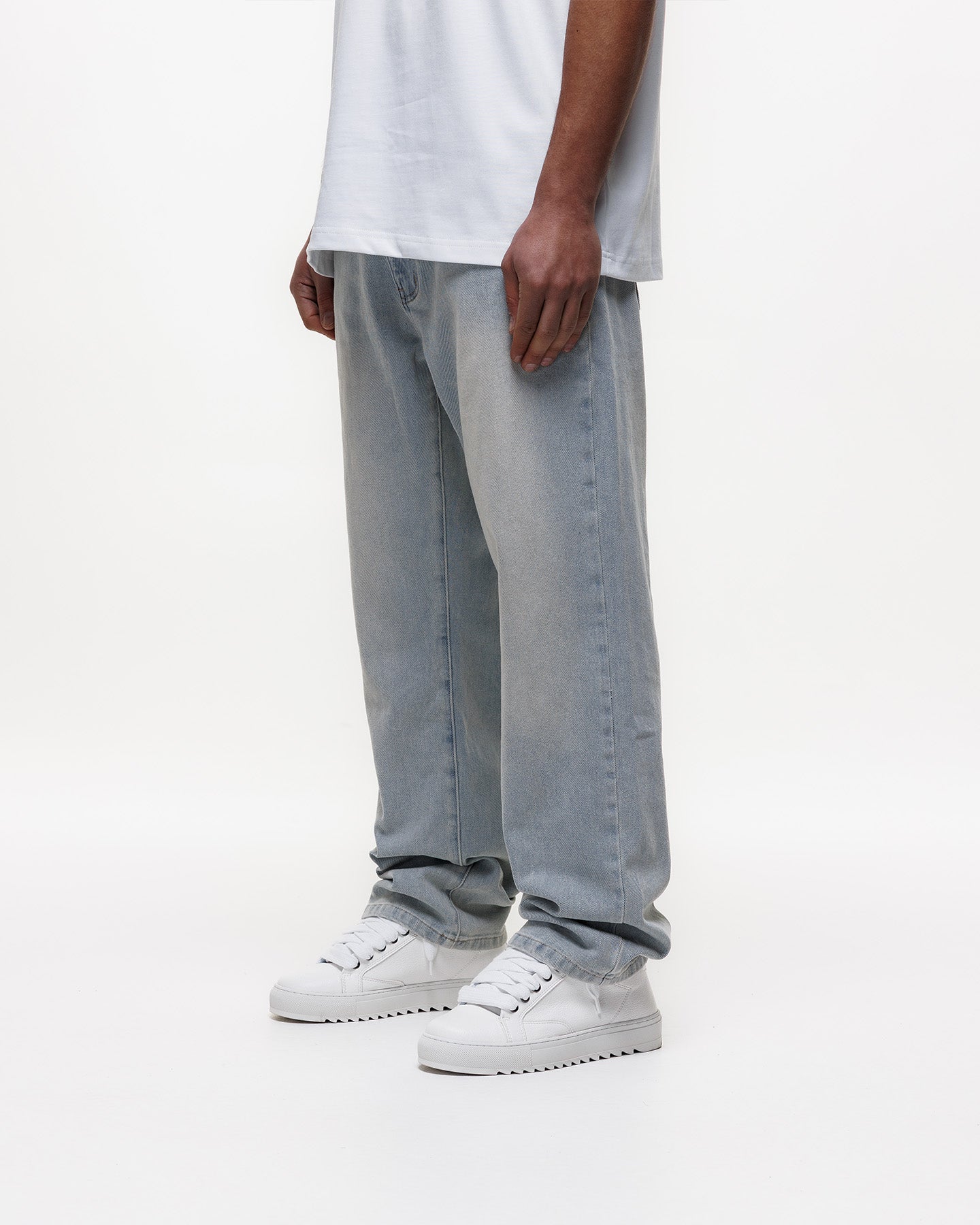 Magiri Core Straight Jeans in Blue